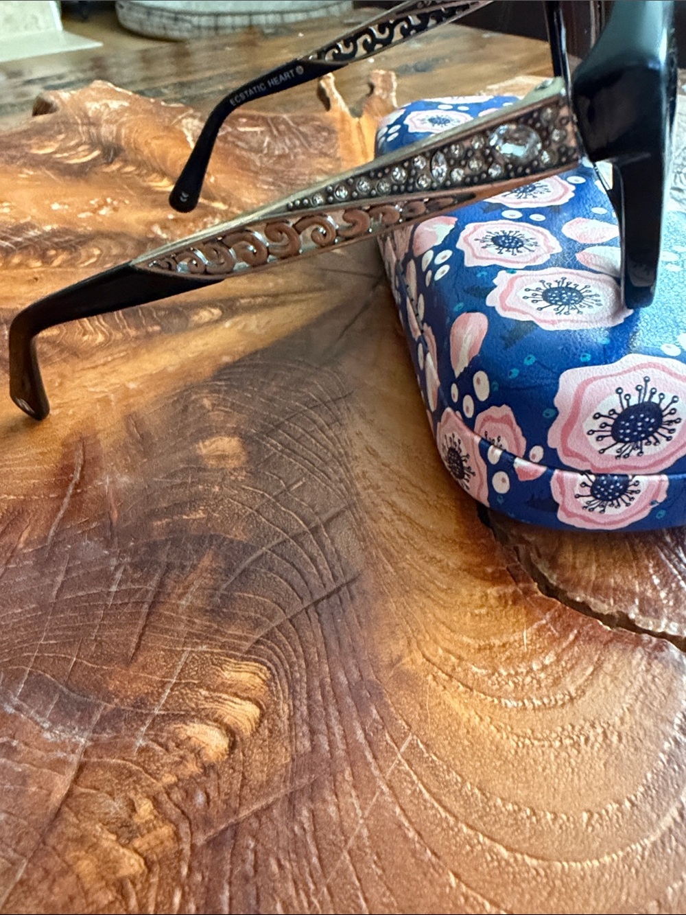 Brighton Black Ladies Sunglasses with Blue Floral Case - Picture 2 of 6